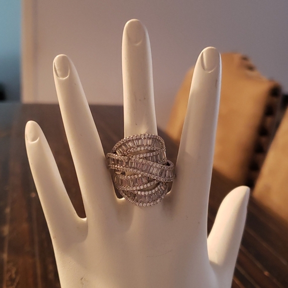 Sterling Silver Ring - Picture 3 of 7